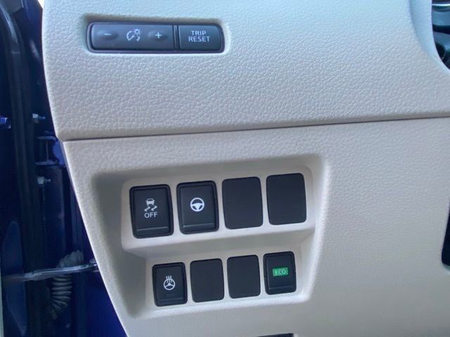 Used 2019 Nissan Rogue Sport SL w/ Premium Package image 16