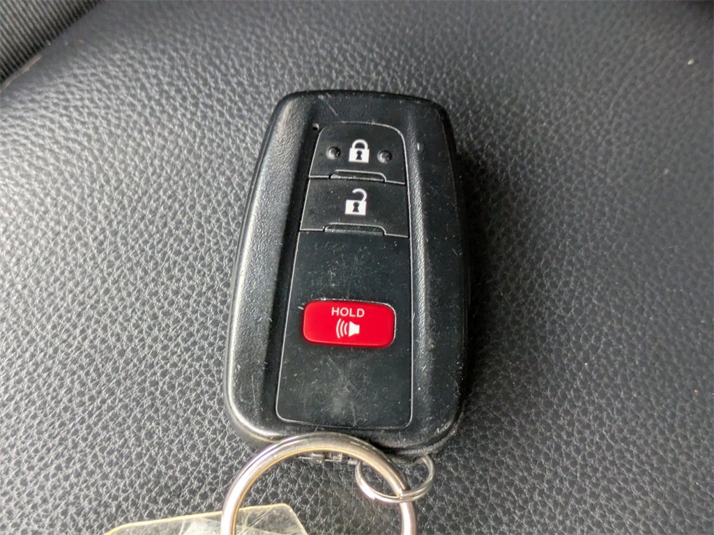 Used 2023 Toyota RAV4 XLE image 30