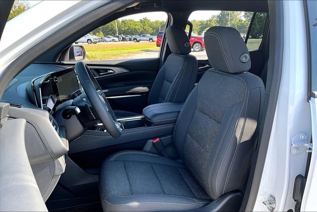 New 2027 Chevrolet Traverse LT w/ Driver Confidence Package FWD image 9