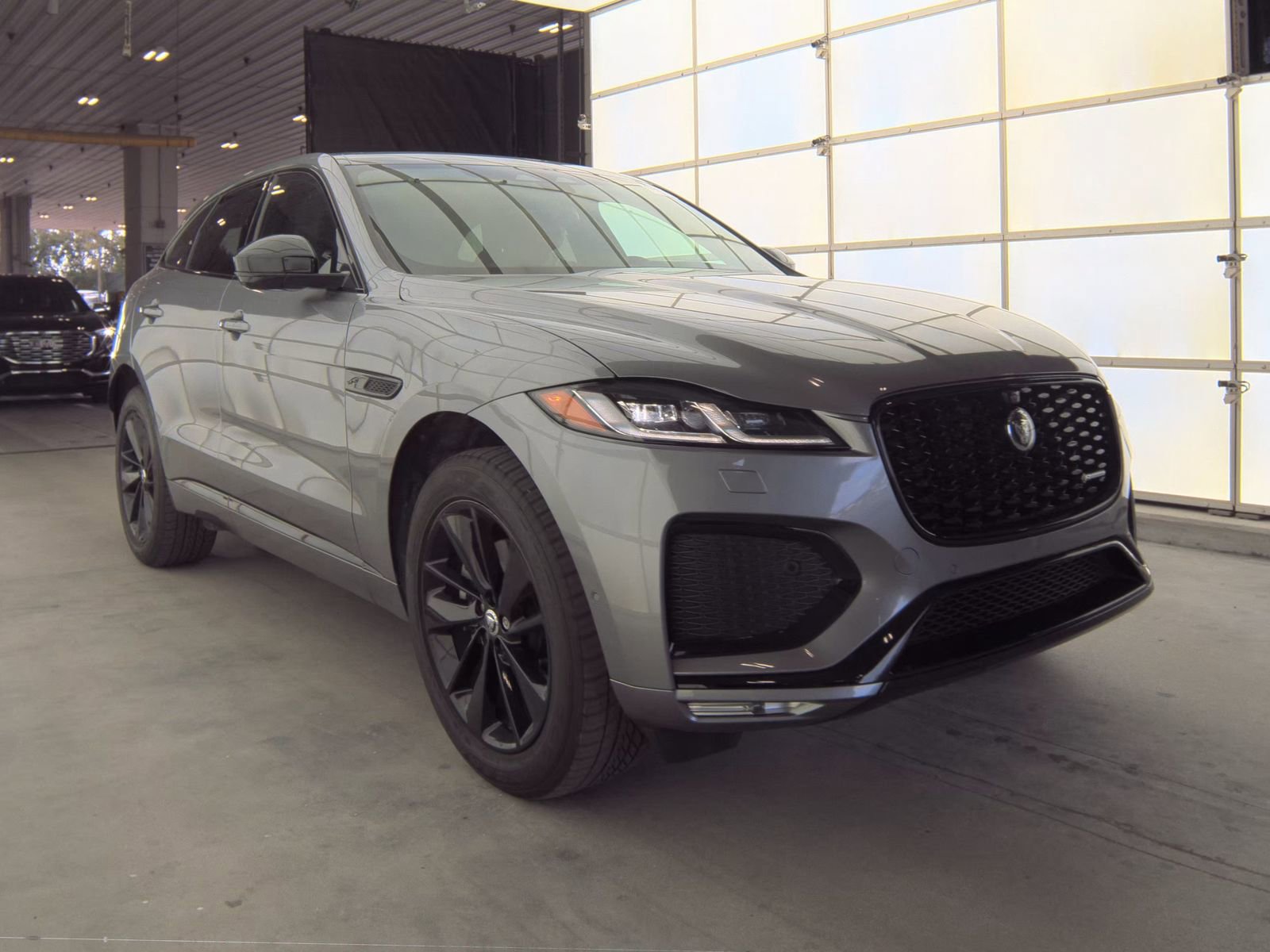 Used 2025 Jaguar F-PACE R-Dynamic S image 6