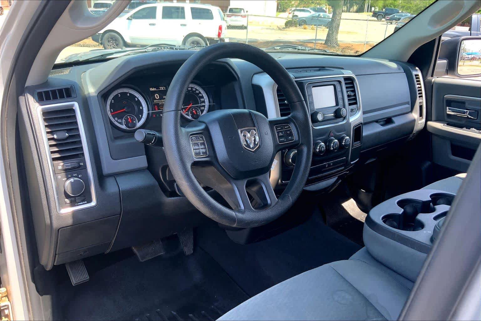 Used 2015 RAM 1500 Classic SLT RWD image 18