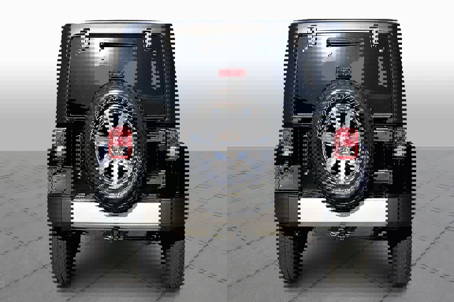 Used 2015 Jeep Wrangler Unlimited Sahara image 5