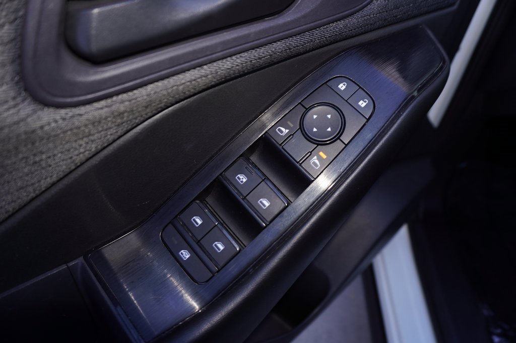 Used 2023 Nissan Rogue S image 13