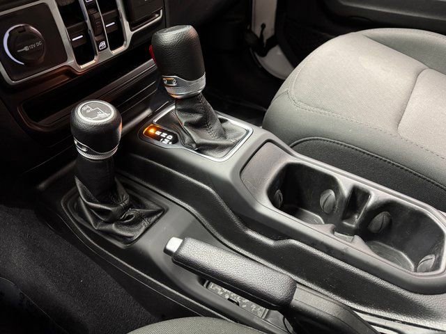 Used 2022 Jeep Gladiator Sport AWD/4WD image 15