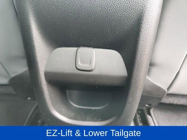 Used 2021 Chevrolet Colorado W/T w/ Custom Special Edition image 20