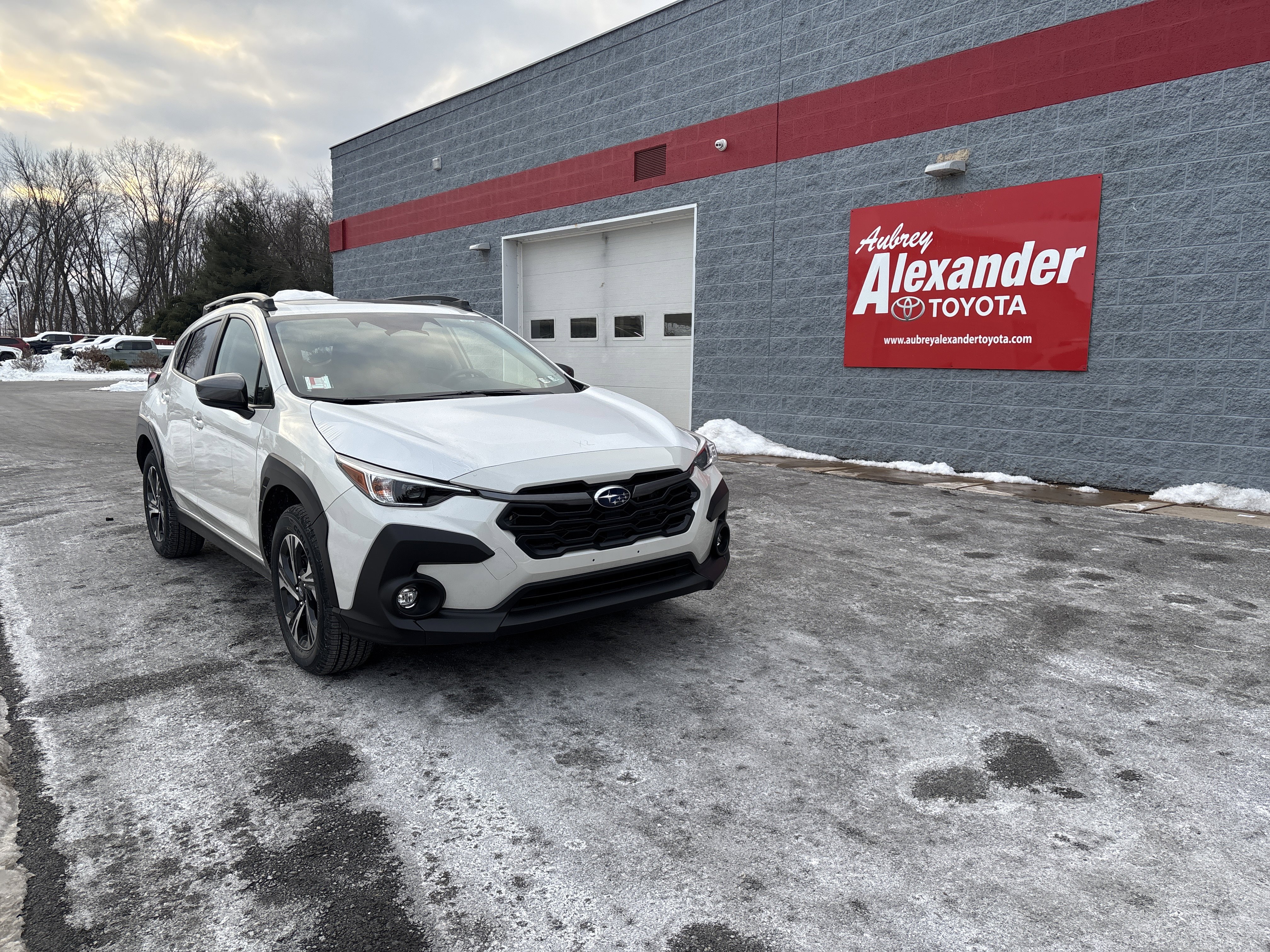 Used 2025 Subaru Crosstrek 2.0i Premium image 1