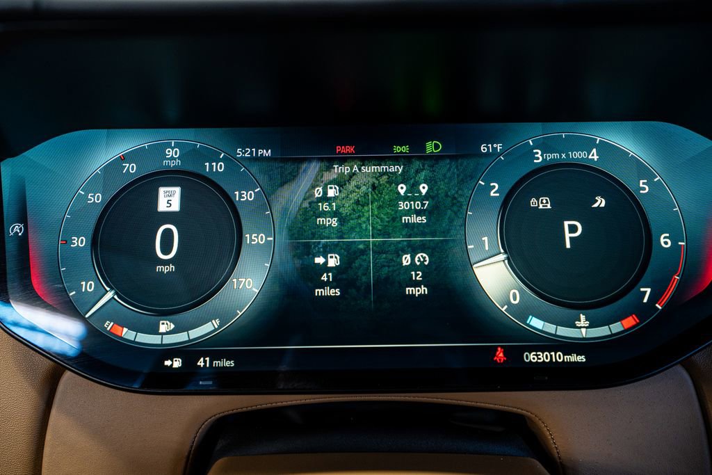 Used 2023 Land Rover Range Rover Long Wheelbase SE image 39