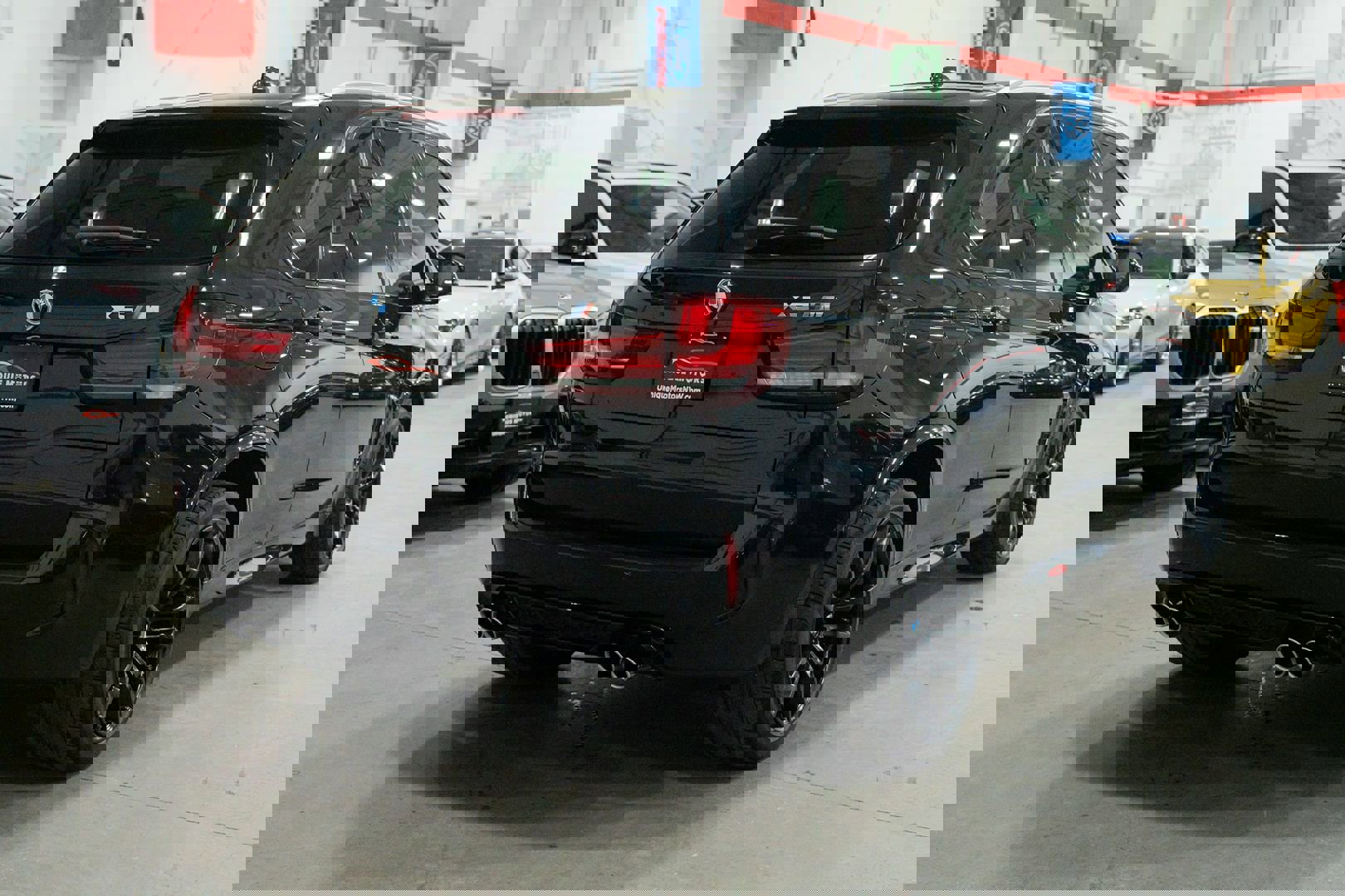 Used 2016 BMW X5 M image 8