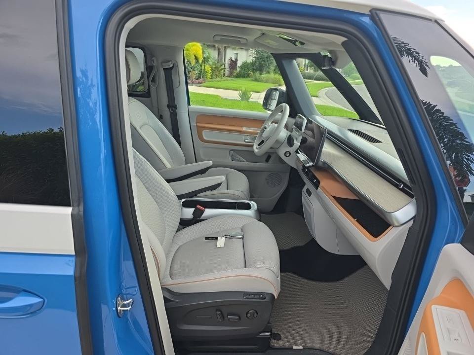 Used 2025 Volkswagen ID. Buzz 1st Edition RWD image 20