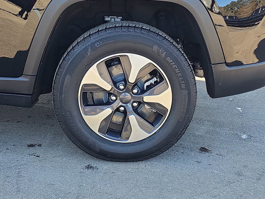 Used 2023 Jeep Grand Cherokee 4WD 4xe image 37