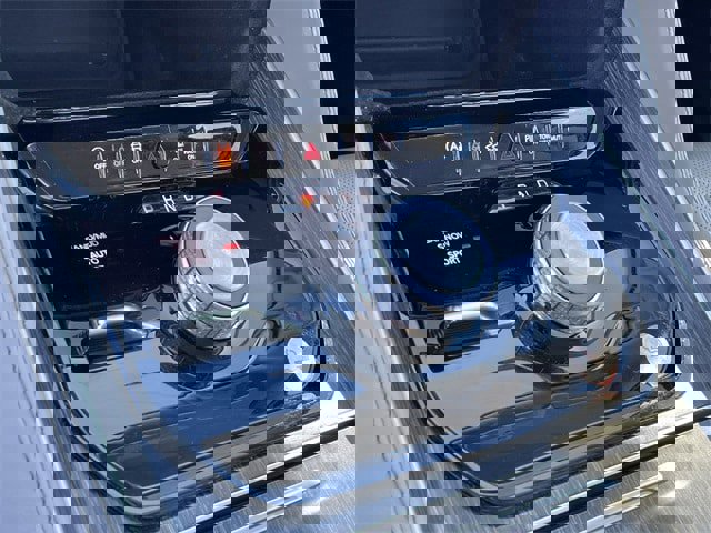 Used 2024 Jeep Wagoneer L Series II w/ Flexible Seating Group image 18