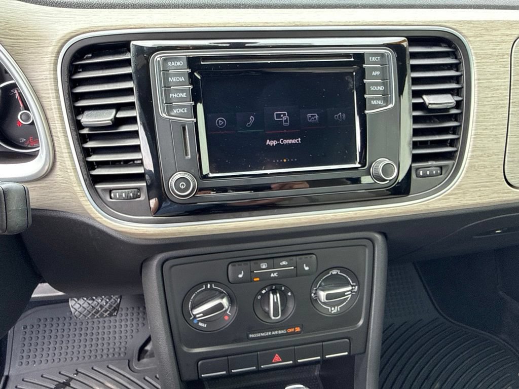 Used 2018 Volkswagen Beetle 2.0T Coast FWD image 22