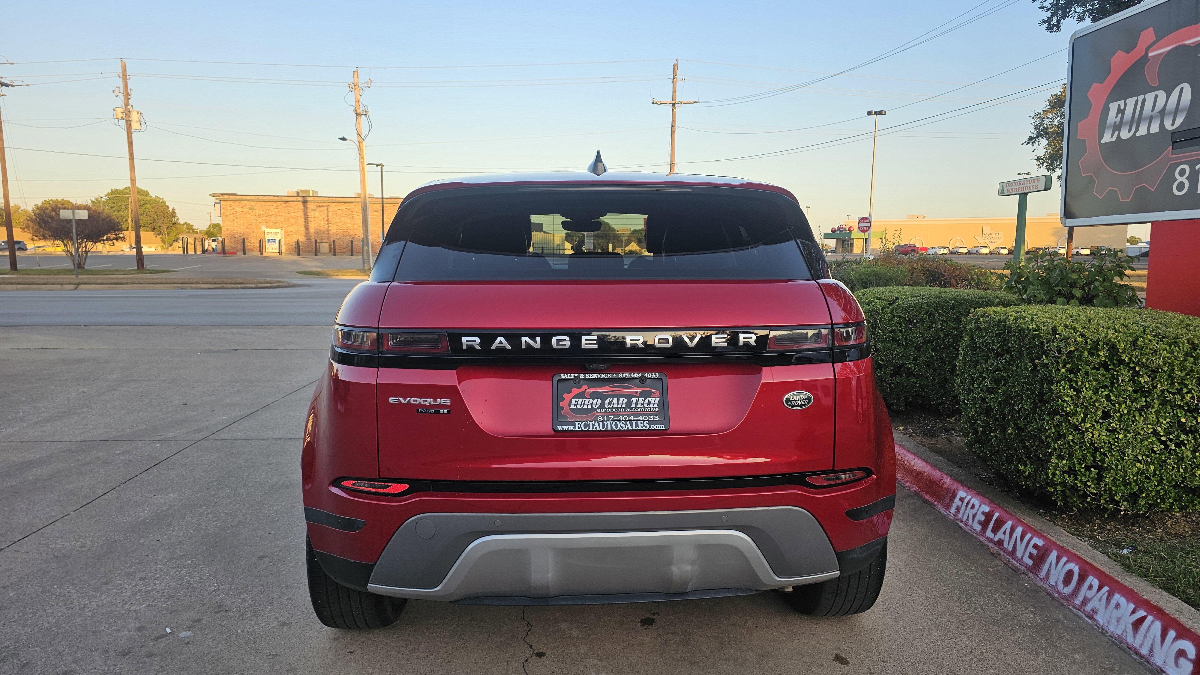 Used 2020 Land Rover Range Rover Evoque SE AWD/4WD image 4