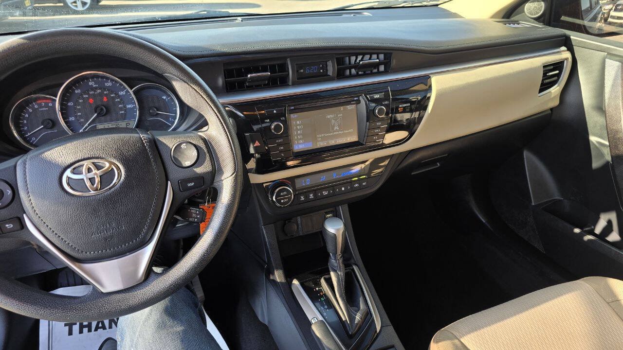 Used 2015 Toyota Corolla LE FWD image 42