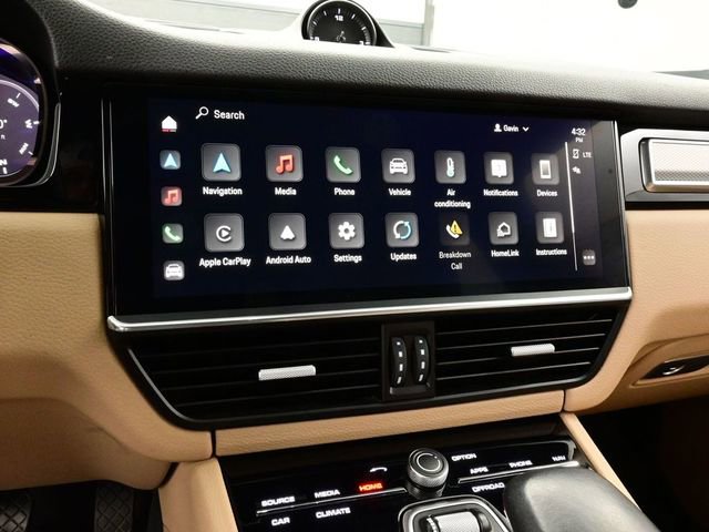 Certified 2023 Porsche Cayenne Platinum Edition image 10