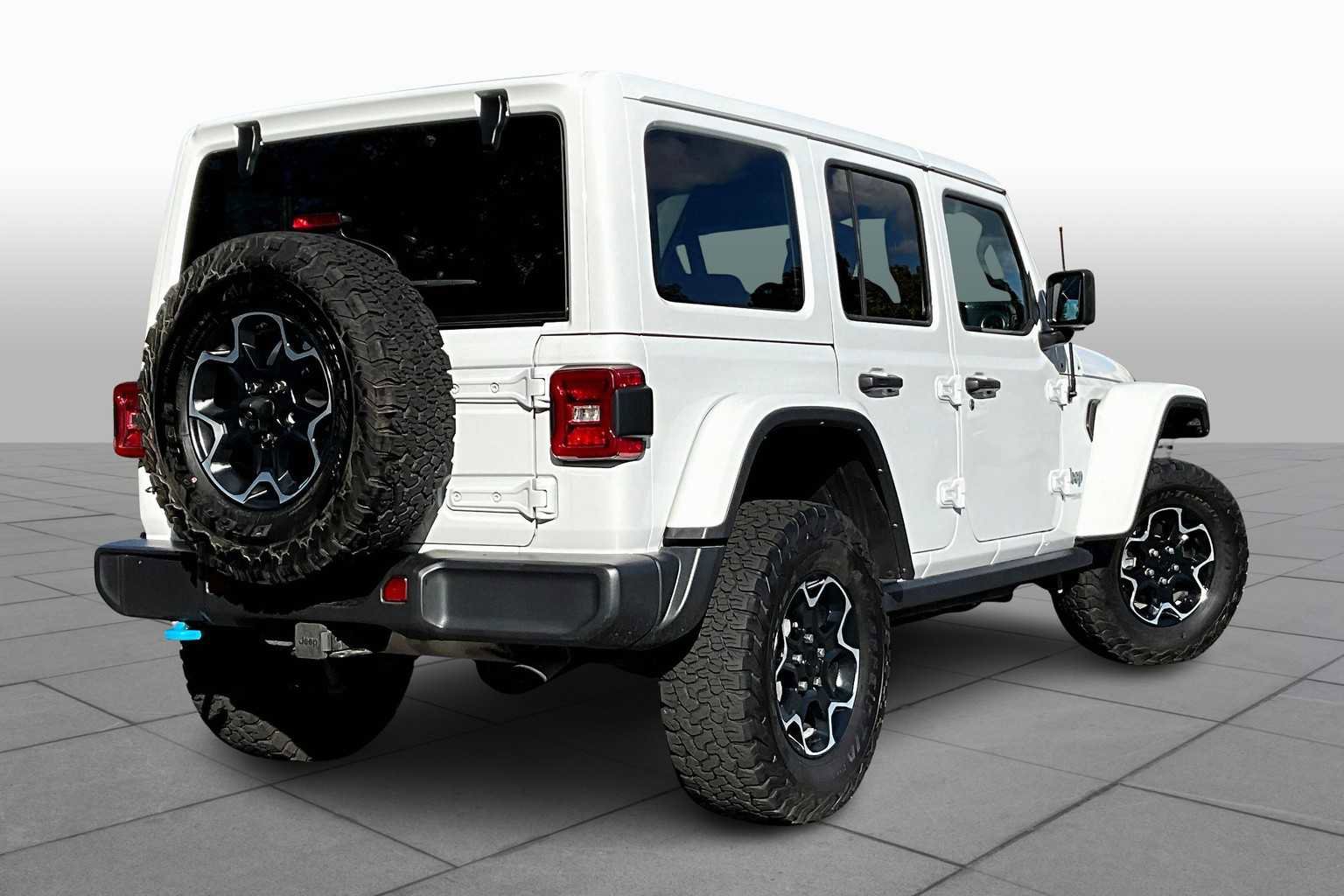 Used 2022 Jeep Wrangler Unlimited Rubicon 4xe w/ Cold Weather Group image 12
