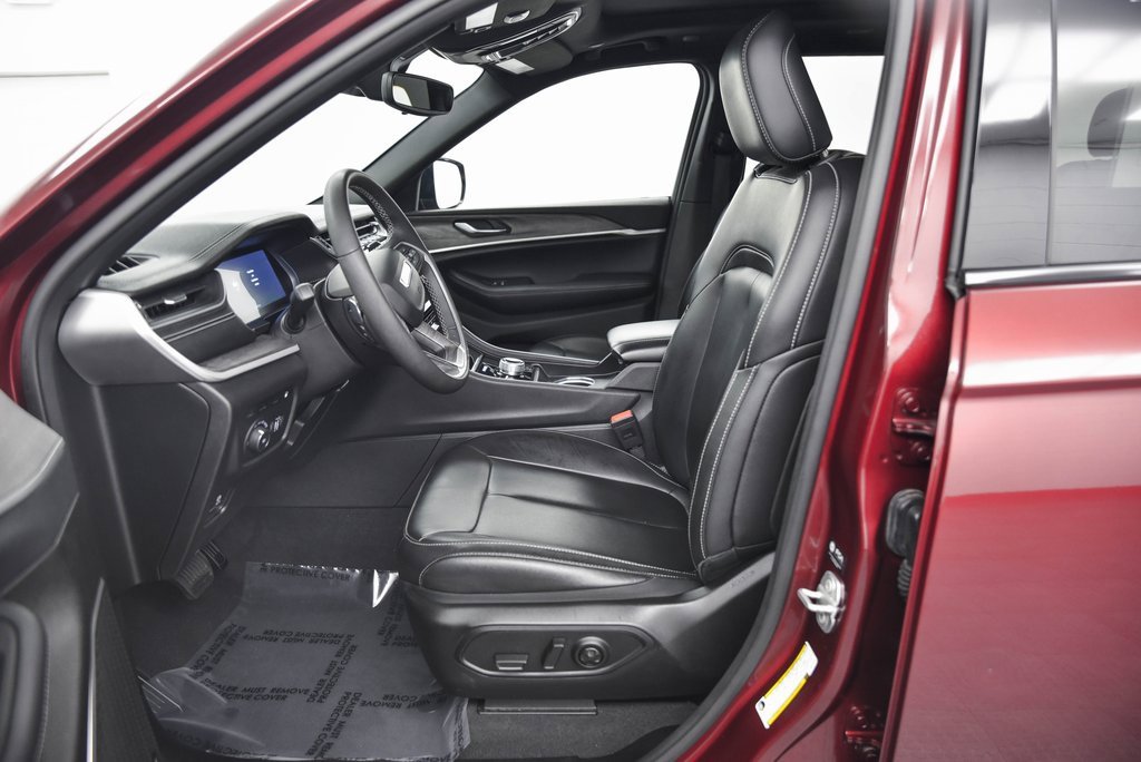 Used 2024 Jeep Grand Cherokee Limited 4xe image 11