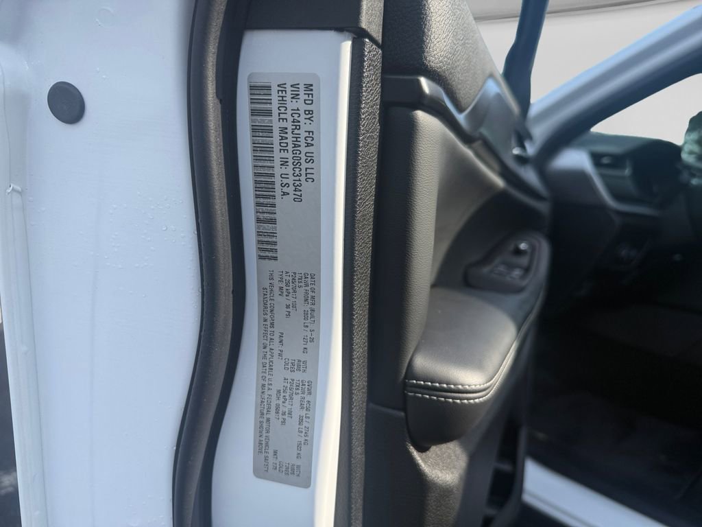 Used 2025 Jeep Grand Cherokee Laredo w/ Luxury Tech Group I image 27