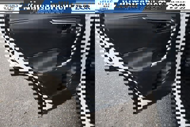 Used 2021 Toyota RAV4 LE image 32