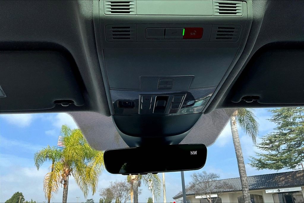 Used 2025 Volkswagen Taos SE image 14