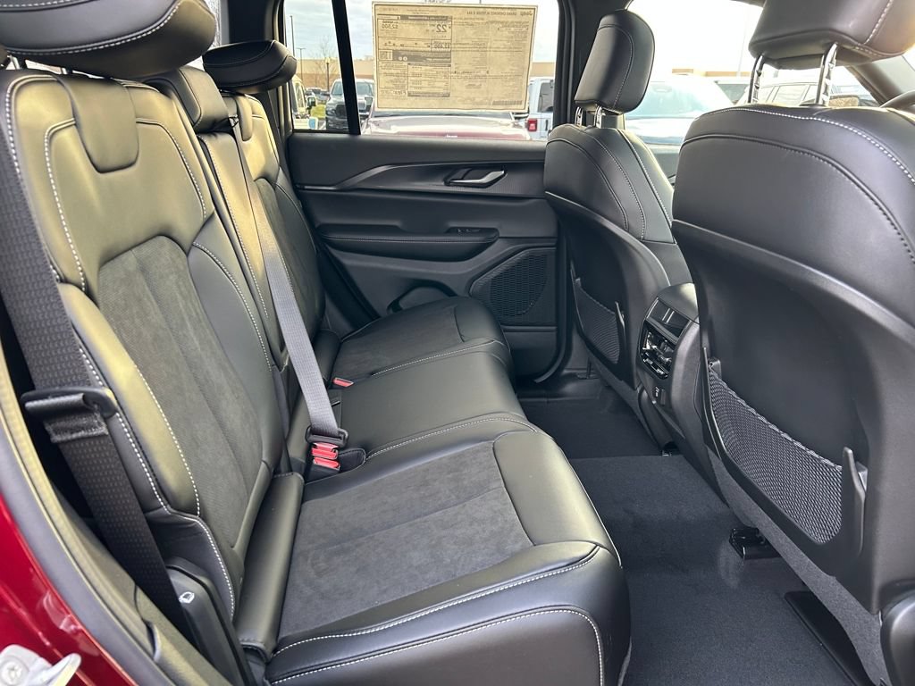 New 2025 Jeep Grand Cherokee 4WD image 23