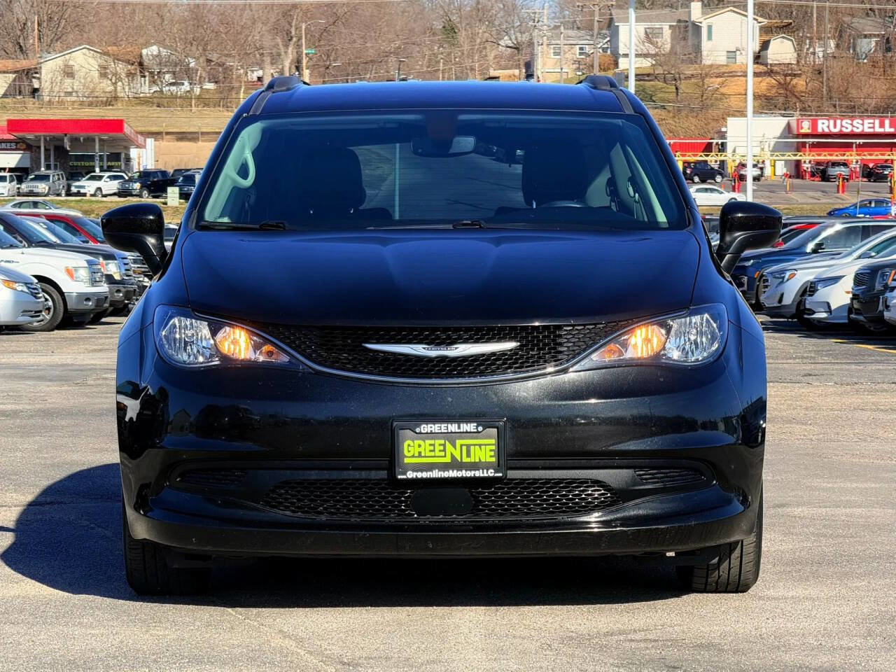 Used 2021 Chrysler Voyager Lxi image 3