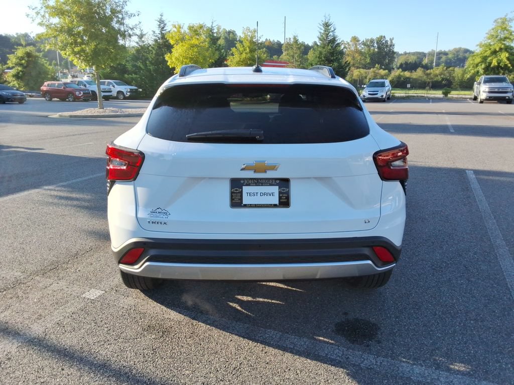 New 2026 Chevrolet Trax LT w/ Driver Confidence Package FWD image 6