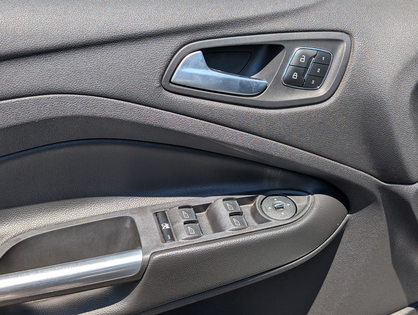Used 2014 Ford Escape Titanium AWD/4WD image 22