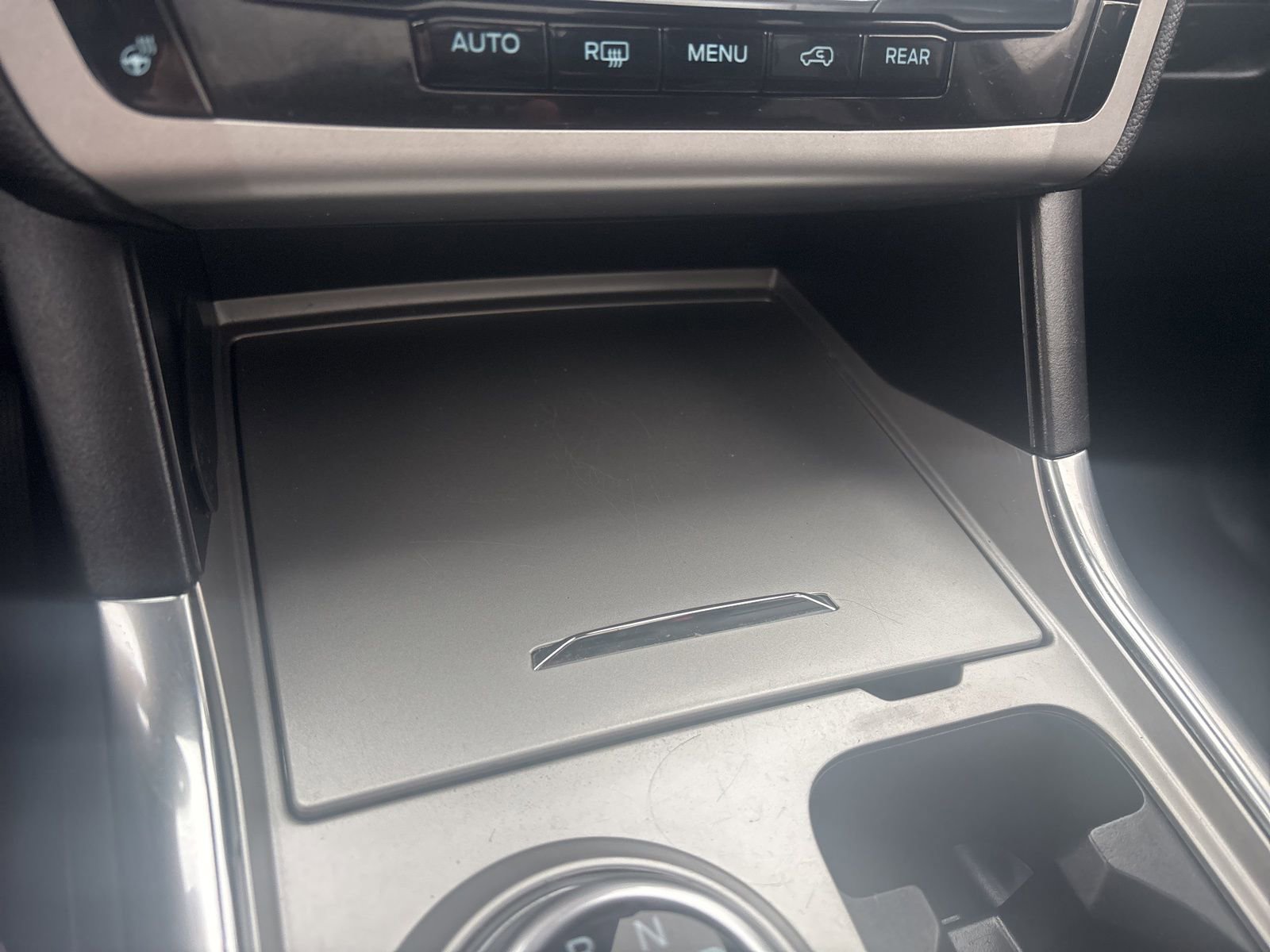 Certified 2022 Ford Explorer XLT w/ Equipment Group 202A image 25