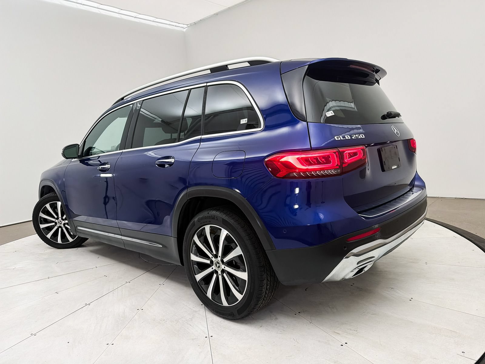 Used 2021 Mercedes-Benz GLB 250 image 7