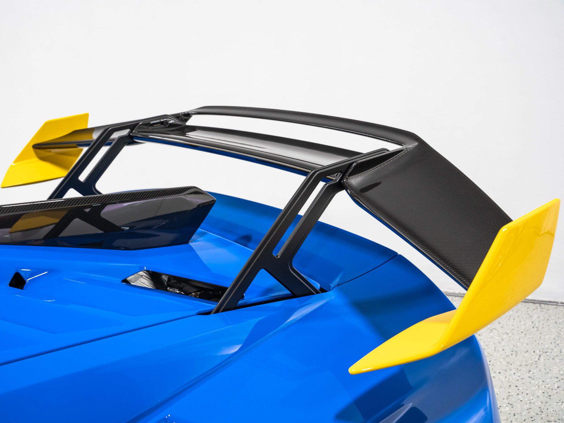 Used 2022 Lamborghini Huracan STO RWD image 22