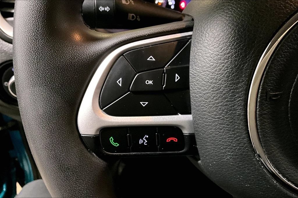 Used 2020 Jeep Renegade Latitude AWD/4WD image 22