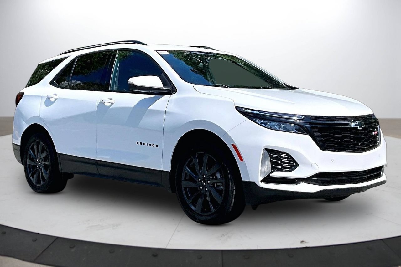 Used 2024 Chevrolet Equinox RS FWD image 2