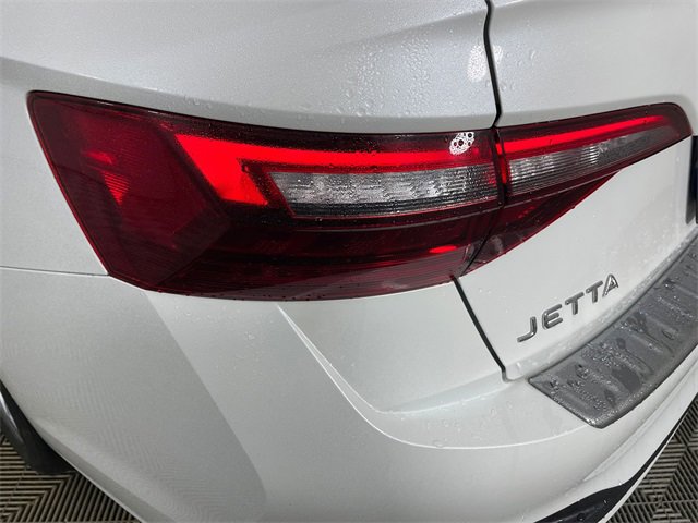 Used 2024 Volkswagen Jetta SE image 20