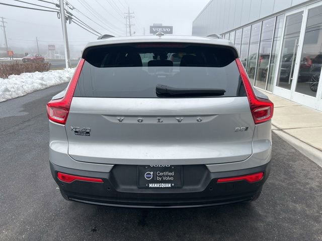 Certified 2025 Volvo XC40 B5 Plus AWD/4WD image 4