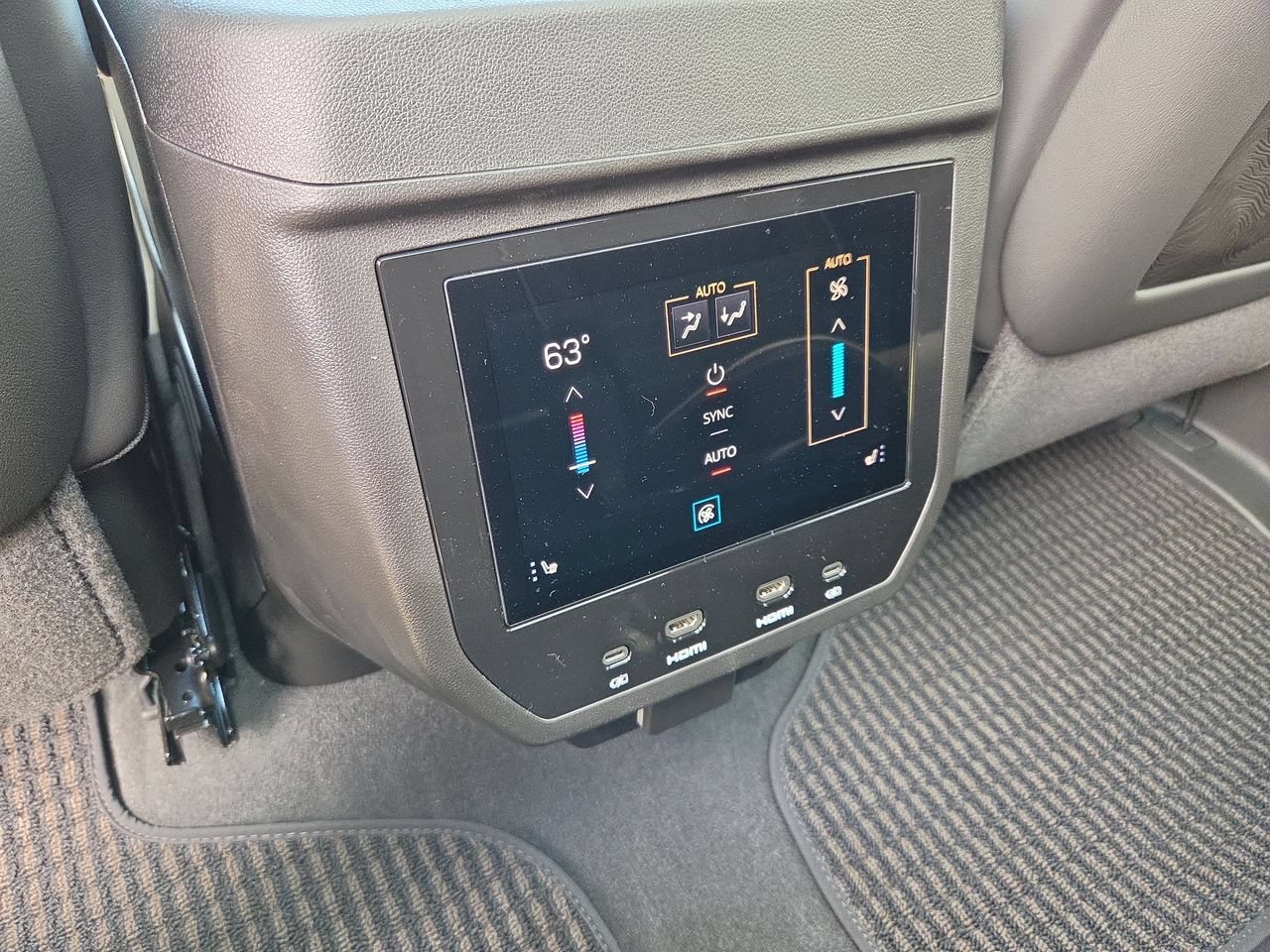 New 2026 GMC Yukon XL Denali Ultimate AWD/4WD image 22