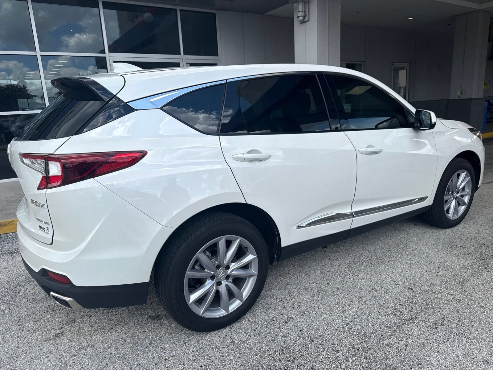 Used 2024 Acura RDX SH-AWD image 6