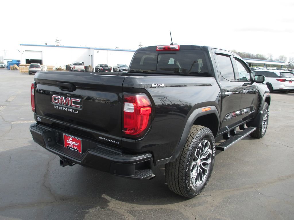 Used 2023 GMC Canyon Denali image 6