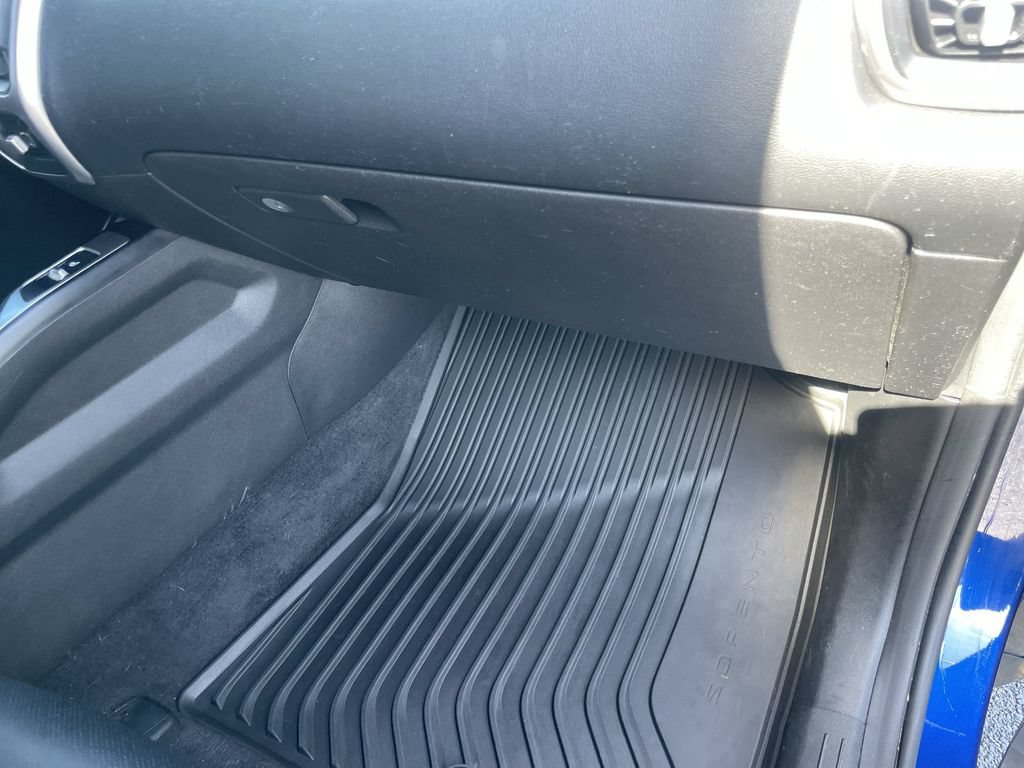 Used 2021 Kia Sorento EX w/ Panoramic Sunroof Package FWD image 34