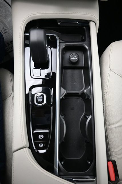 Used 2023 Volvo XC90 B5 Core w/ Protection Package Premier AWD/4WD image 12