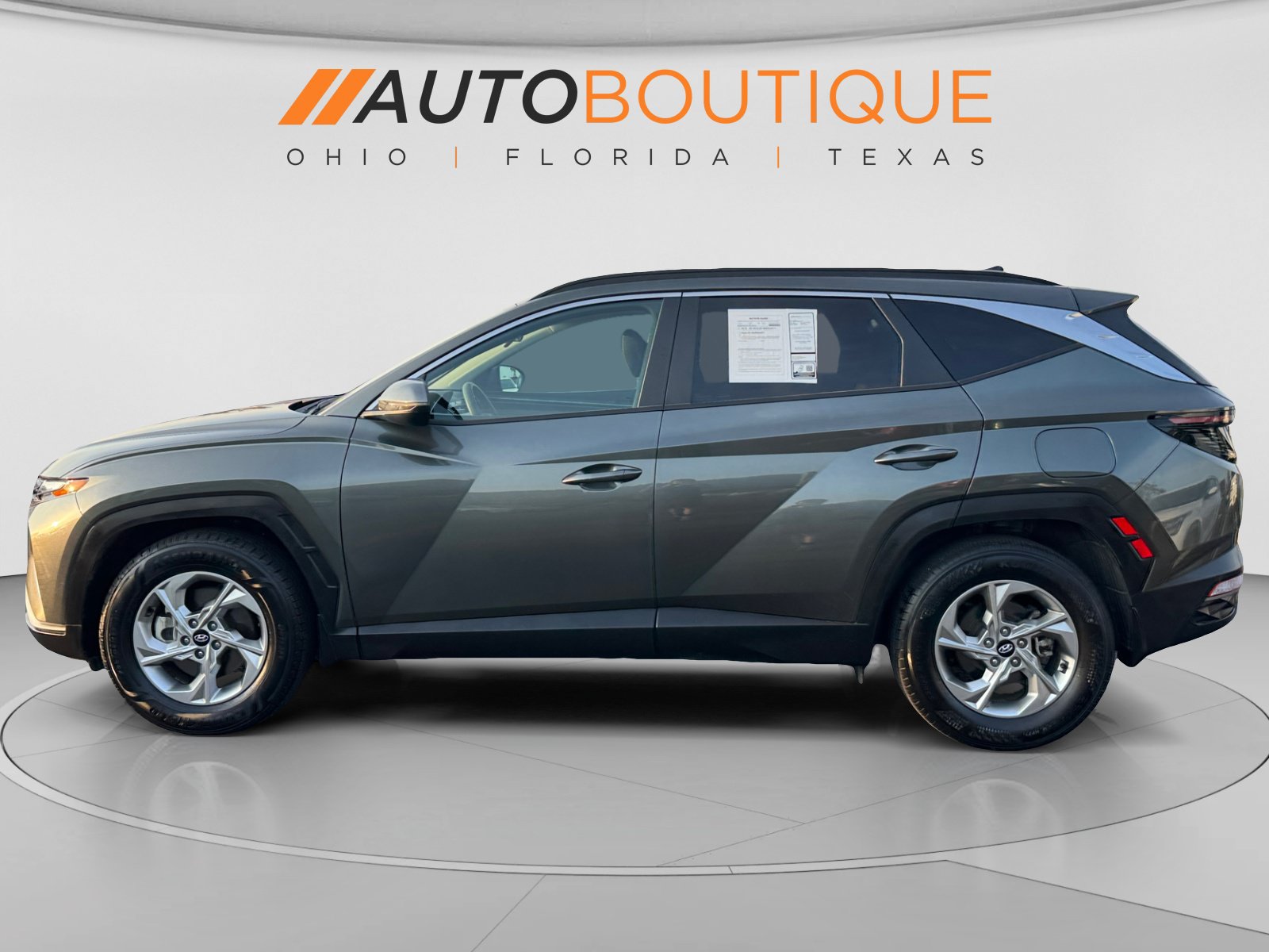 Used 2023 Hyundai Tucson SEL FWD image 2