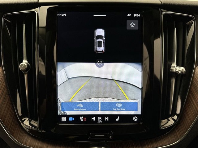 Certified 2023 Volvo XC60 B5 Plus w/ Climate Package image 17