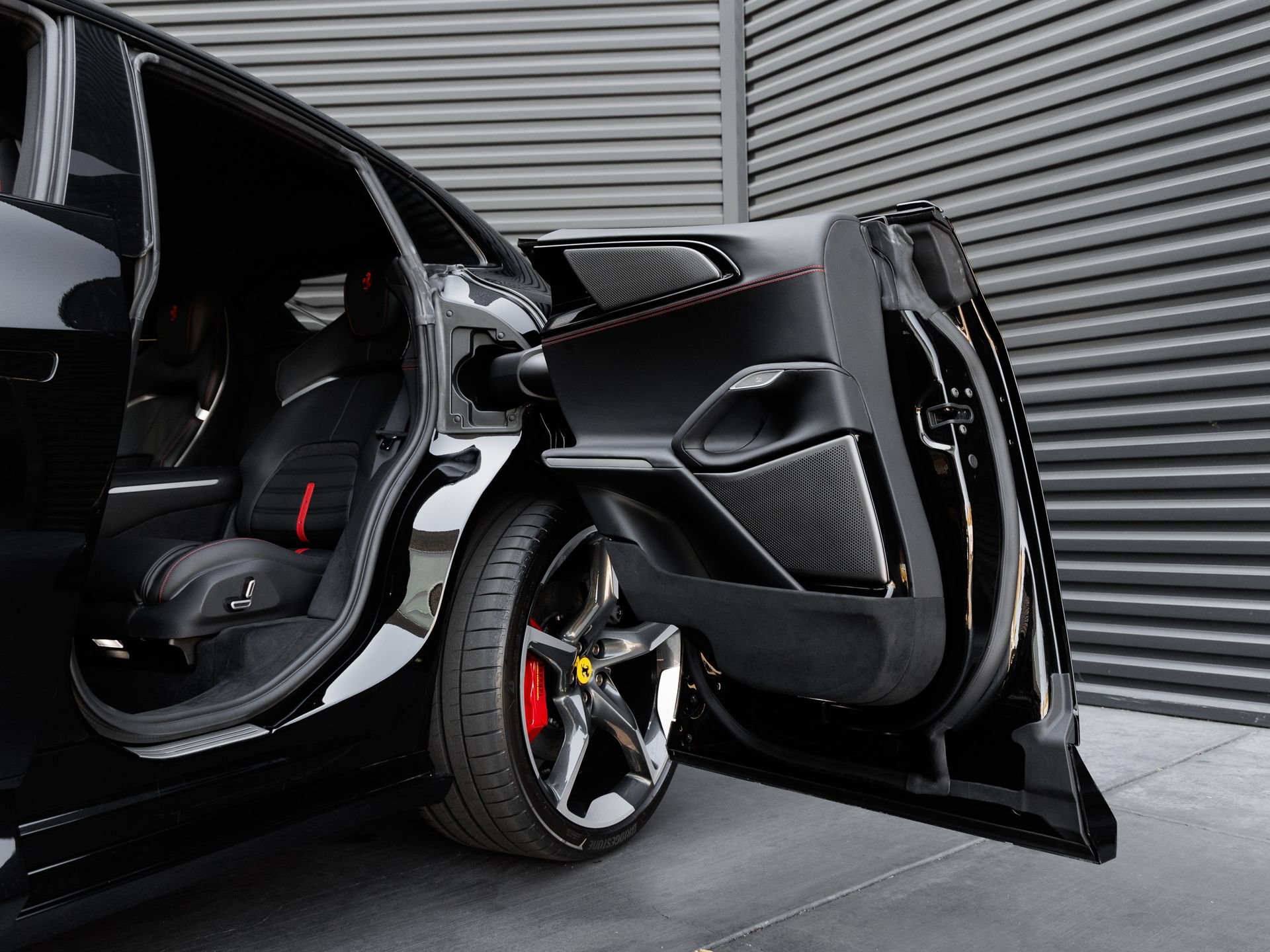 Used 2026 Ferrari Purosangue AWD/4WD image 28