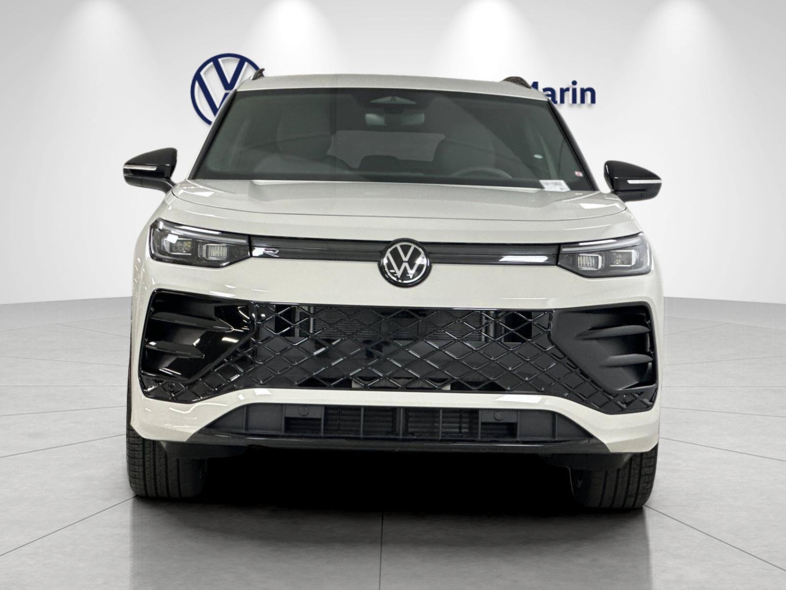 New 2026 Volkswagen Tiguan SE R-Line AWD/4WD image 8