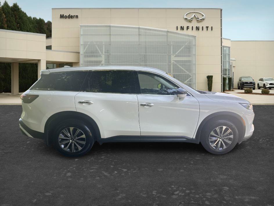 Certified 2025 INFINITI QX60 Pure w/ Cargo Package FWD image 4