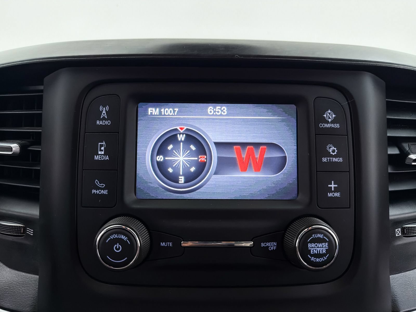 Used 2023 RAM 1500 4x4 Crew Cab image 24