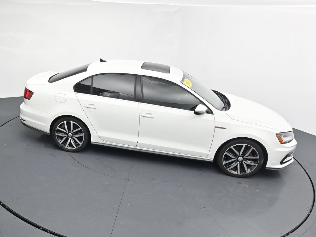Used 2018 Volkswagen Jetta GLI FWD image 32