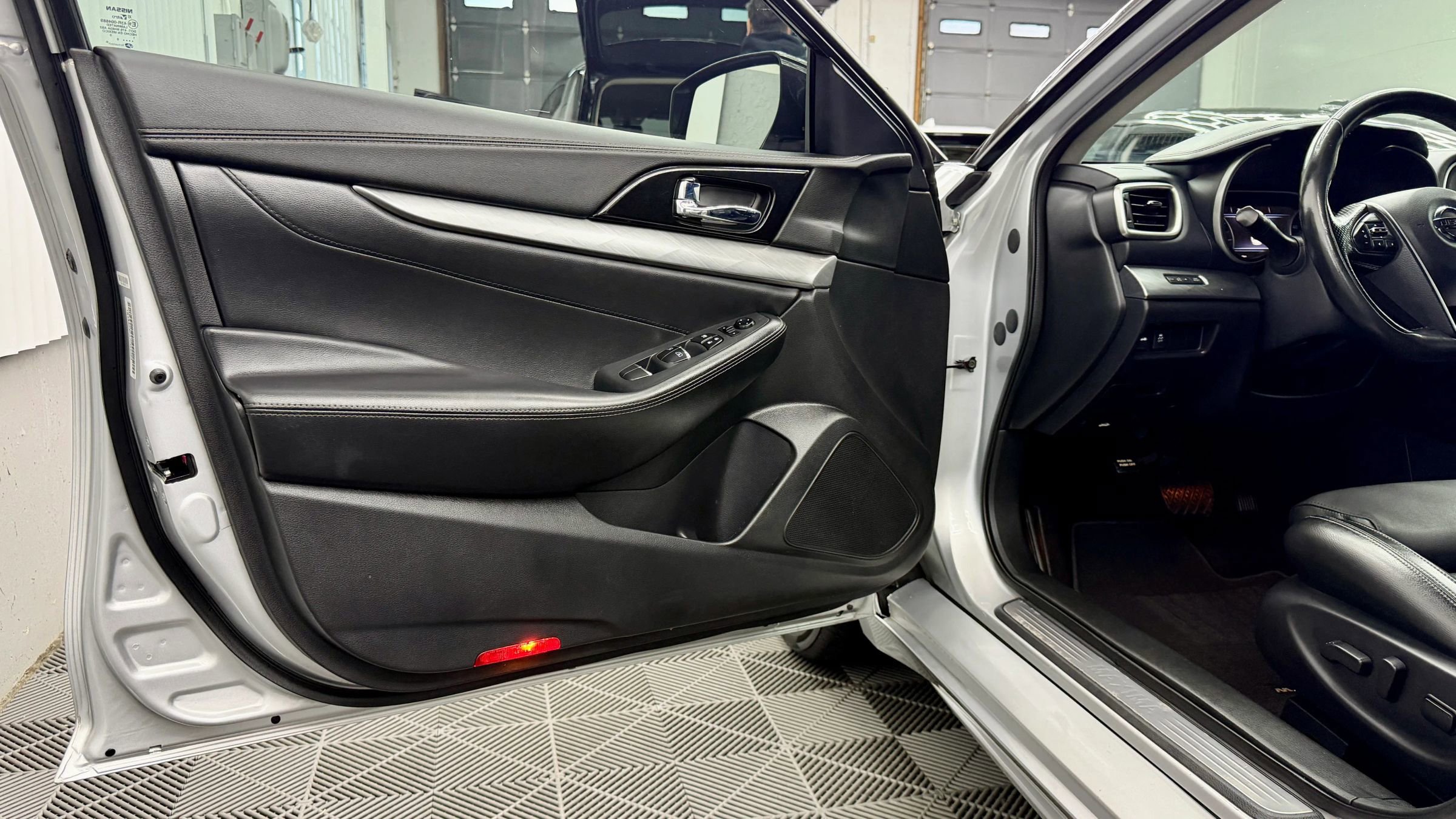 Used 2018 Nissan Maxima 3.5 SV image 5