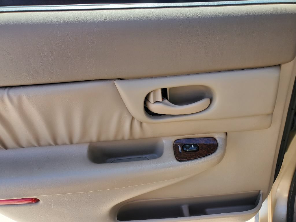 Used 2004 Buick Century Custom FWD image 22