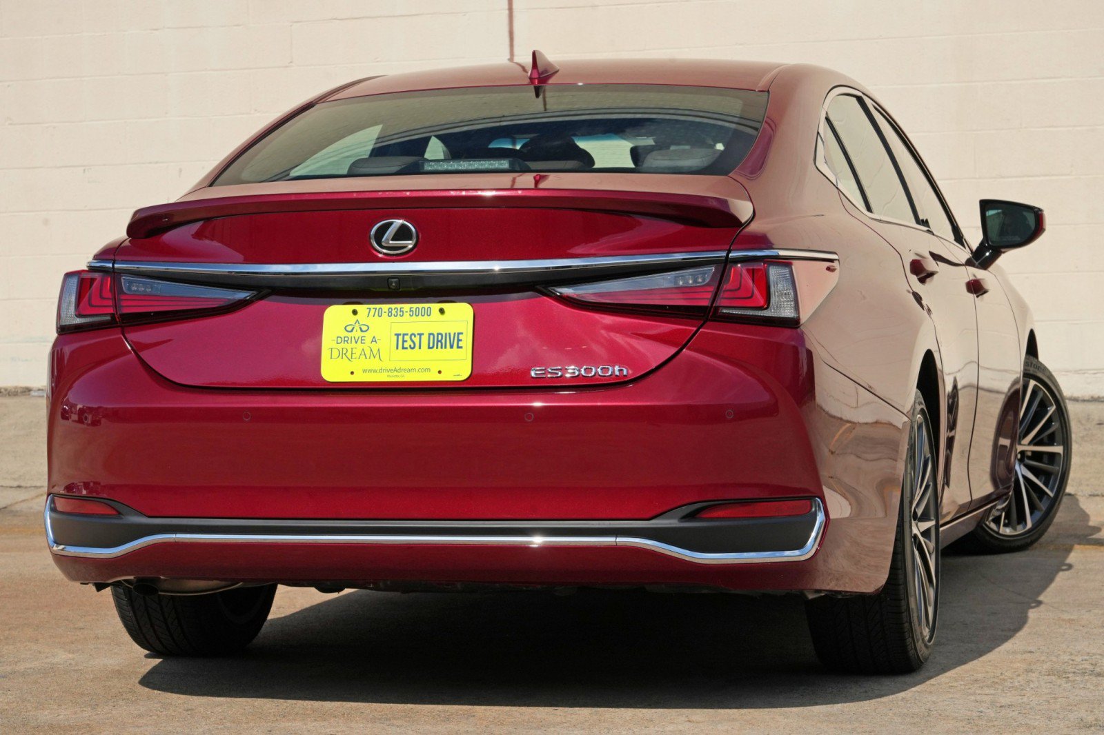Used 2025 Lexus ES 300h w/ Premium Package FWD image 5